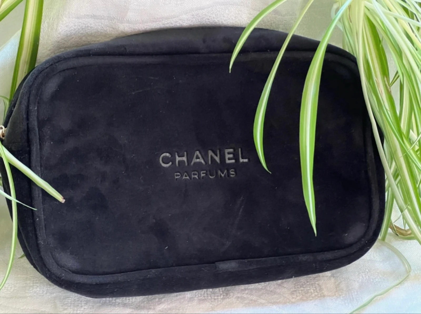Chanel trousse de toilette en velours neuve